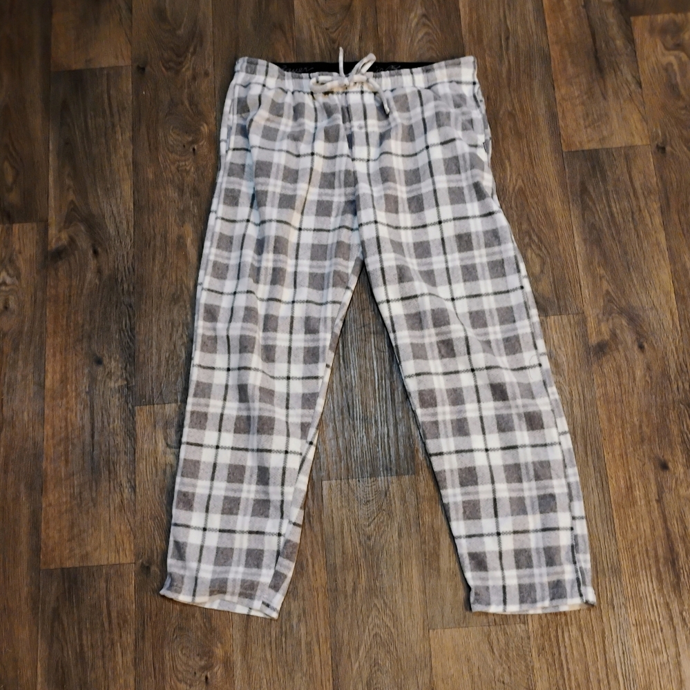 New Eddie Bauer Men's Gray Flannel Fleece Sleepwear.